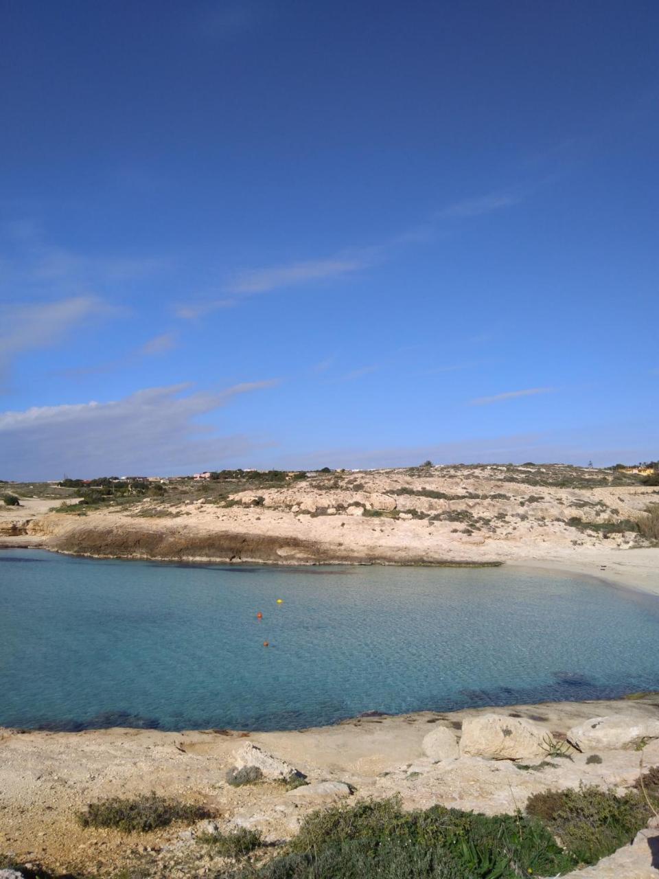 Cala Creta Apartment Lampedusa Bagian luar foto
